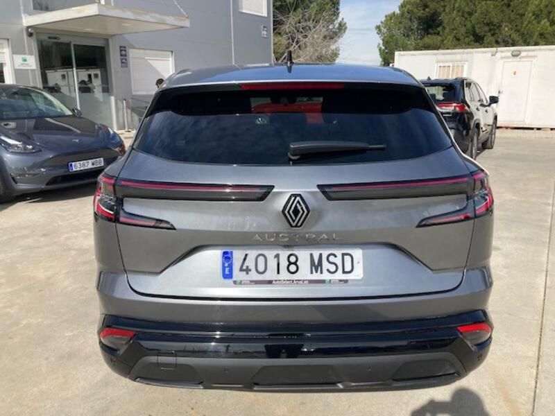 Renault Captur • 2024 • 3,542 km 4