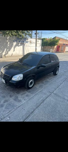 Chevrolet Chevy Van Classic • 2009 • 125,000 km 1