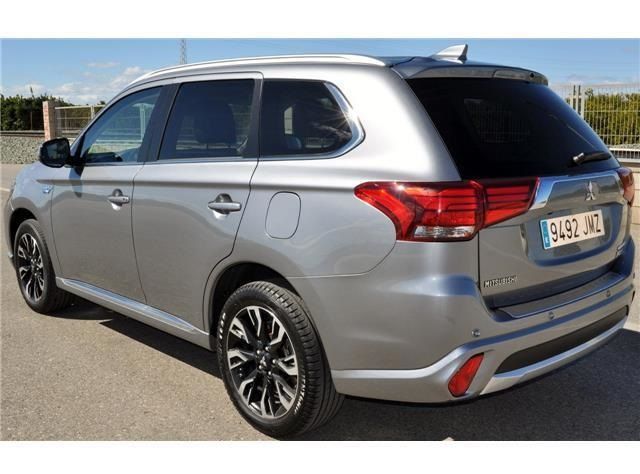 Mitsubishi Outlander • 2016 • 109,000 km 2
