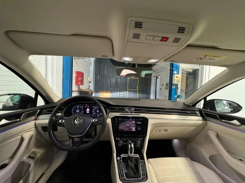 Volkswagen Passat • 2018 • 83,000 km 11