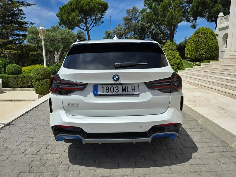 BMW X3 • 2023 • 2,433 km 4