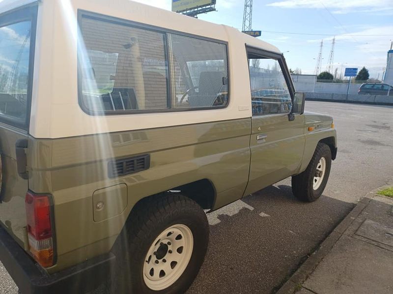 Toyota Land Cruiser • 1990 • 80,000 km 5