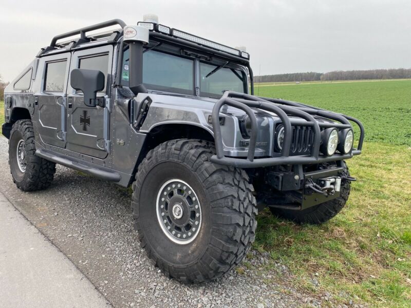 Hummer H1 • 2006 • 108,300 km 7