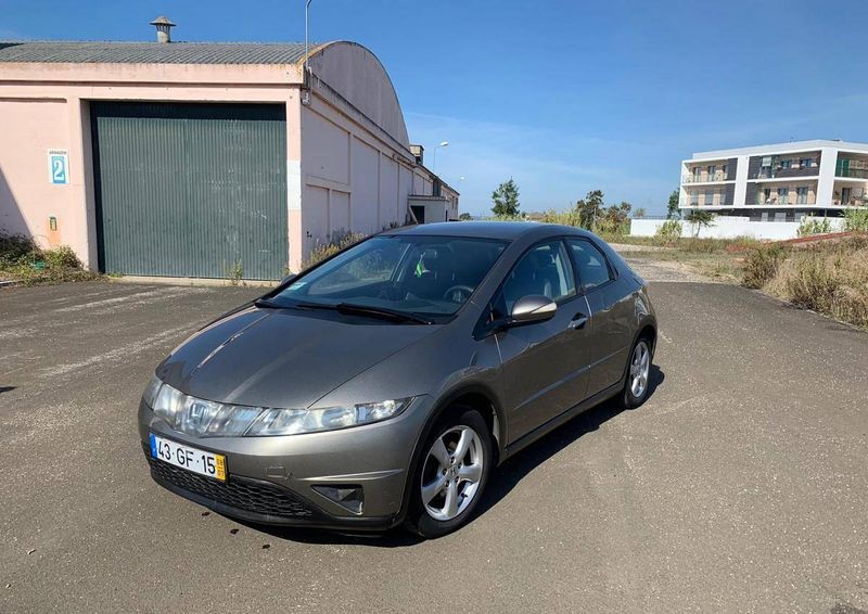 Honda Civic • 2008 • 179,999 km 3