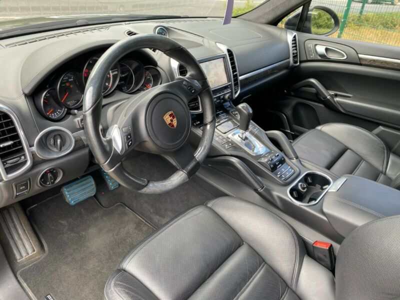 Porsche Cayenne • 2010 • 98,000 km 5