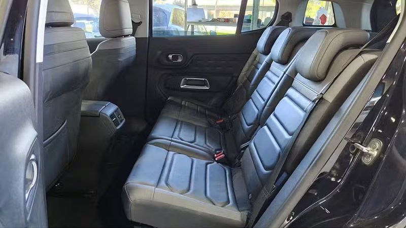 Citroën C5 • 2023 • 45,787 km 10