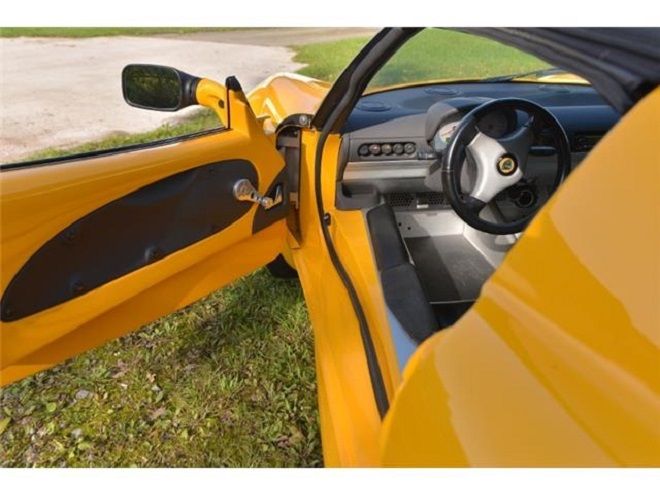 Lotus Elise • 1998 • 112,000 km 4