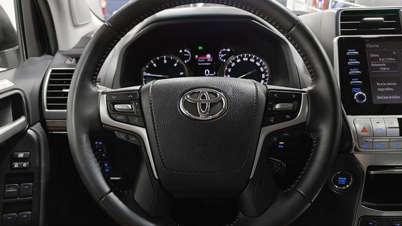 Toyota Land Cruiser • 2022 • 21,400 km 24