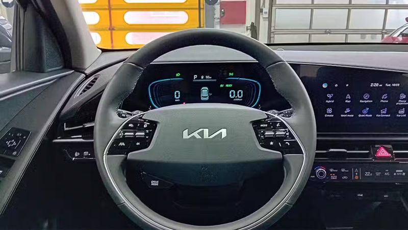 Kia Niro • 2025 • 469 km 6