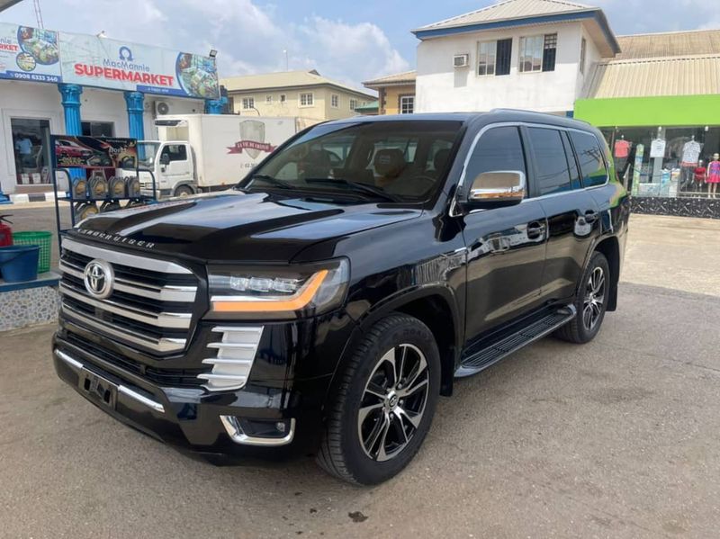 Toyota Land Cruiser • 2020 • 12 km 1