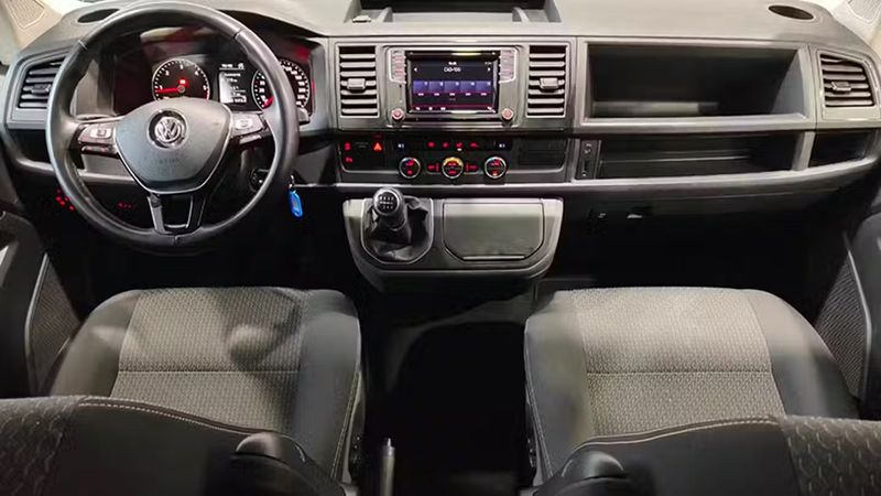 Volkswagen Multivan • 2019 • 121,103 km 7