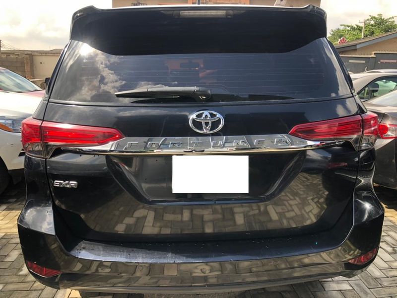 Toyota Fortuner • 2018 • 50,000 km 3