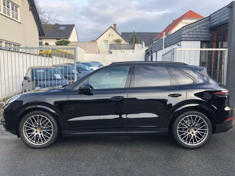 Porsche Cayenne • 2022 • 1,500 km 12