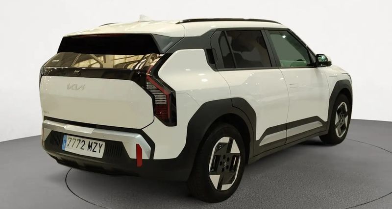 Kia Niro EV • 2025 • 15,630 km 4