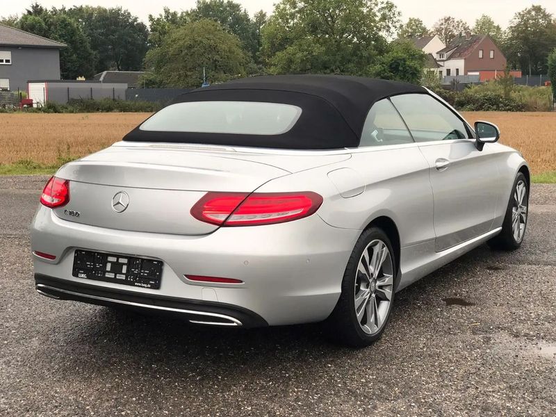 Mercedes-Benz C-Class • 2017 • 125,000 km 4