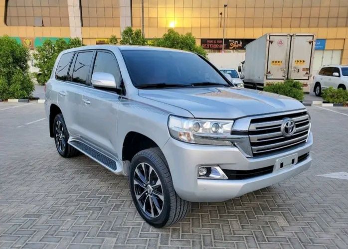 Toyota Land Cruiser • 2019 • 89 km 1