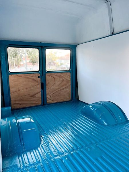 Volkswagen LT • 1979 • 136,000 km 6