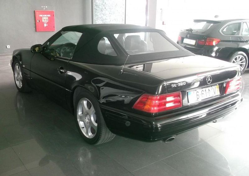Mercedes-Benz SL • 1999 • 199,999 km 2