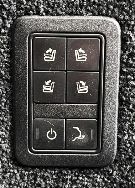 Land Rover Range Rover • 2013 • 156,000 km 7