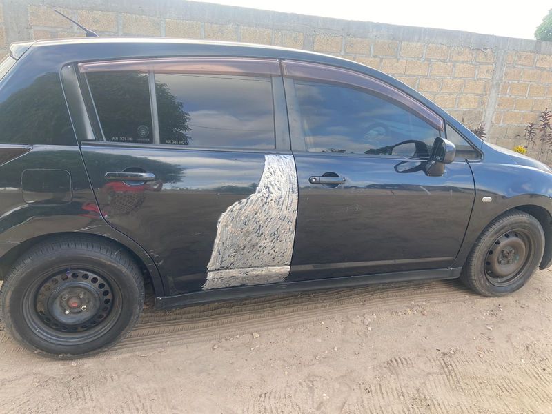 Nissan Tiida • 2005 • 165,000 km 4