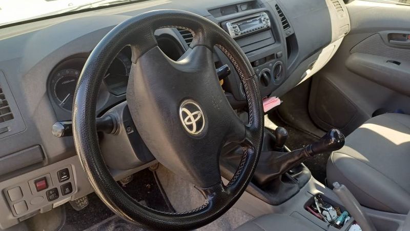 Toyota Hilux • 2011 • 138,000 km 4