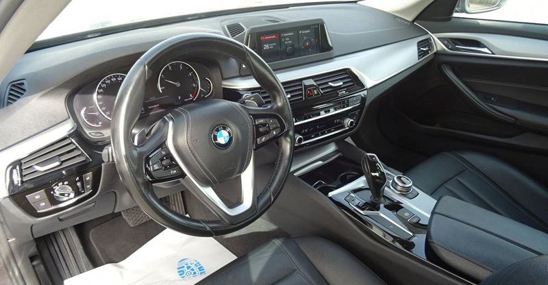 BMW 520D • 2017 • 90,000 km 5