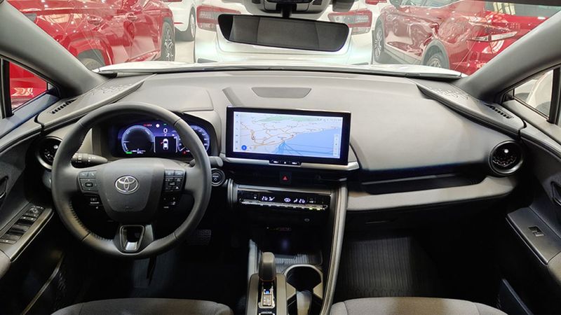 Toyota C-HR • 2024 • 5,179 km 4