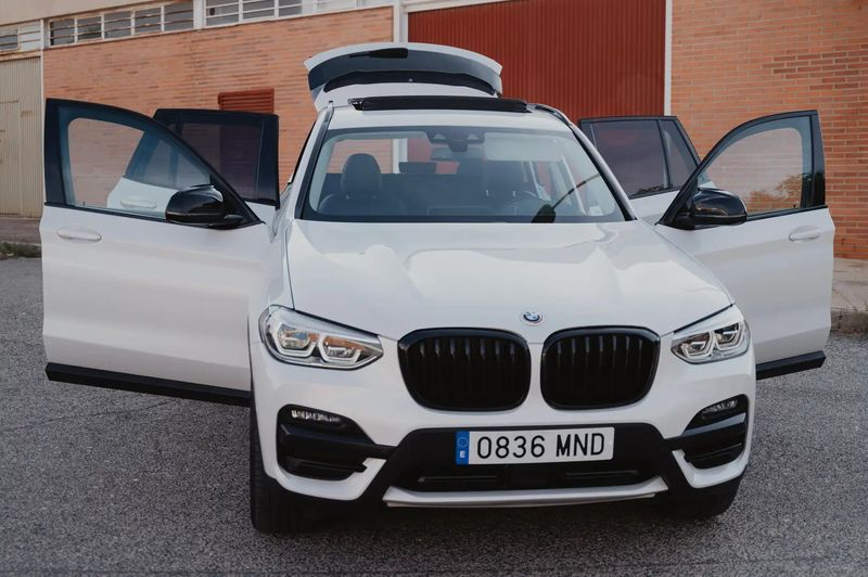 BMW X3 • 2021 • 105,000 km 2