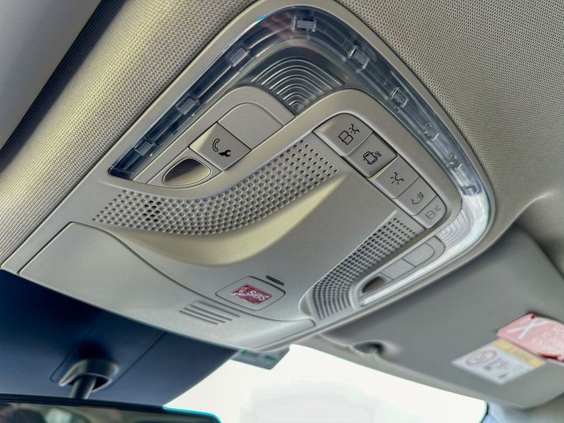 Mercedes-Benz 310 Van • 2021 • 88,000 km 7