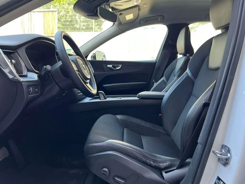 Volvo XC60 • 2021 • 65,000 km 7