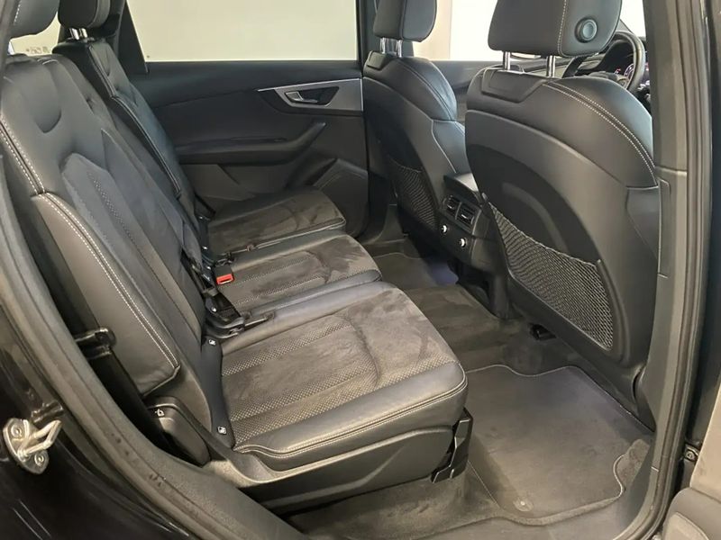 Audi Q7 • 2019 • 118,000 km 12