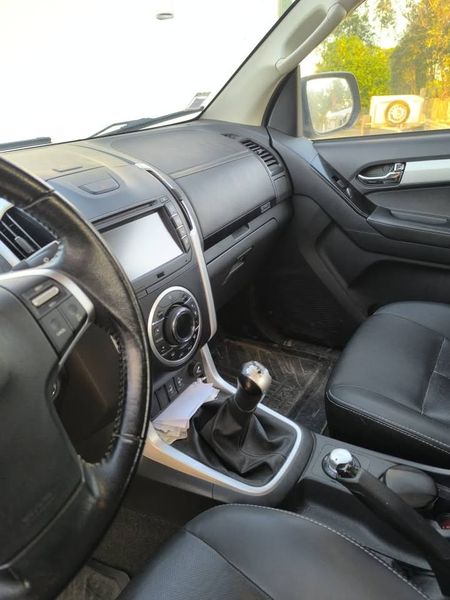 Isuzu D-MAX • 2015 • 168,000 km 2
