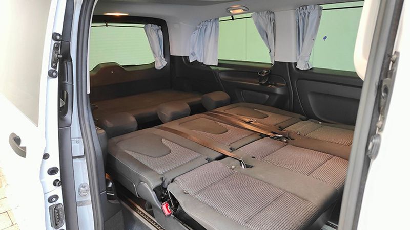 Mercedes-Benz 210 Van • 2022 • 43,229 km 15