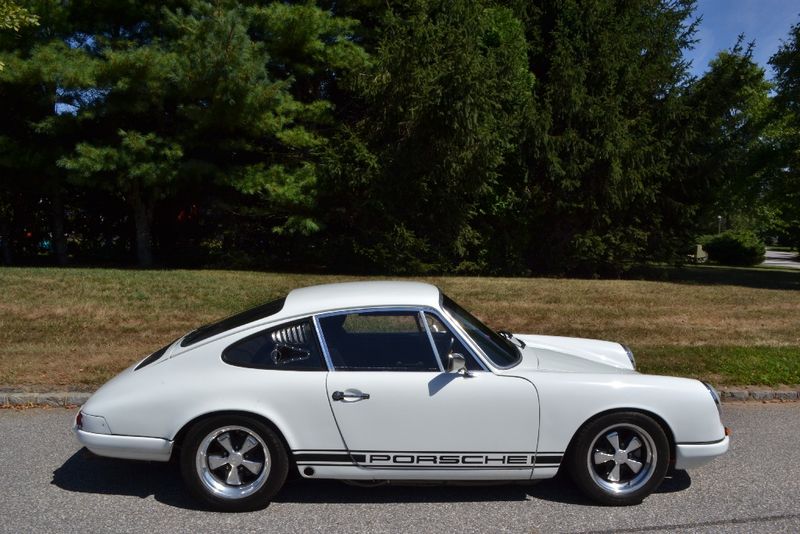 Porsche 911 • 1966 • 112,000 km 3