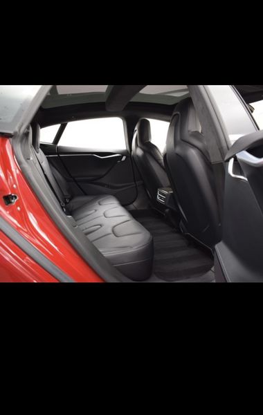 Tesla Model S • 2015 • 125,000 km 14