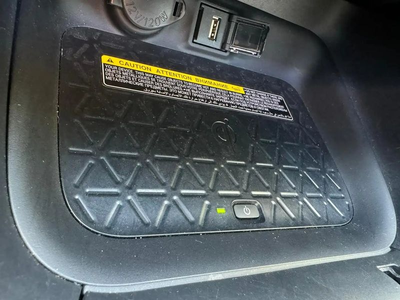 Toyota RAV4 • 2020 • 71,000 km 14