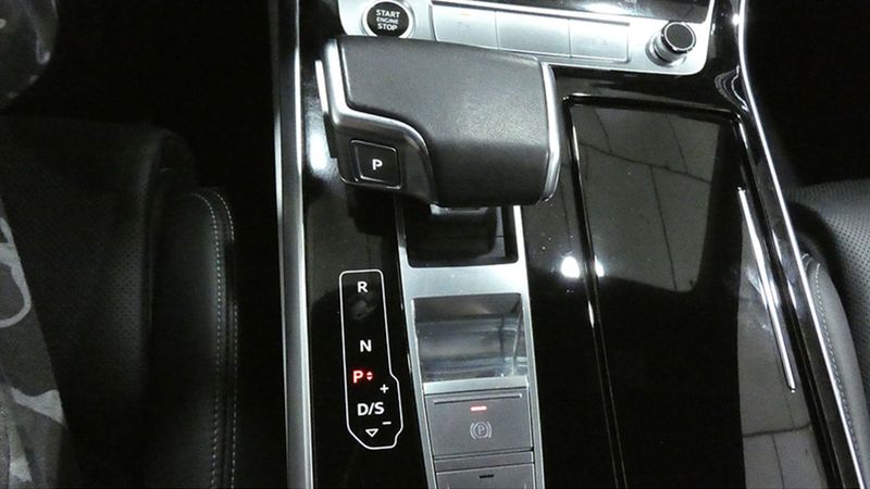 Audi Q8 • 2021 • 62,345 km 3