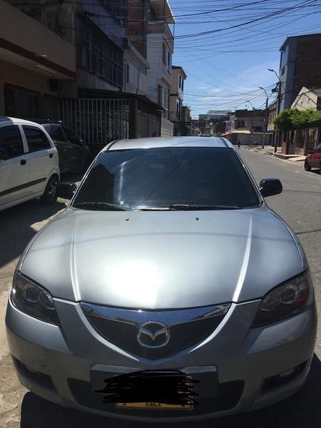 Mazda 3 • 2008 • 165,000 km 4