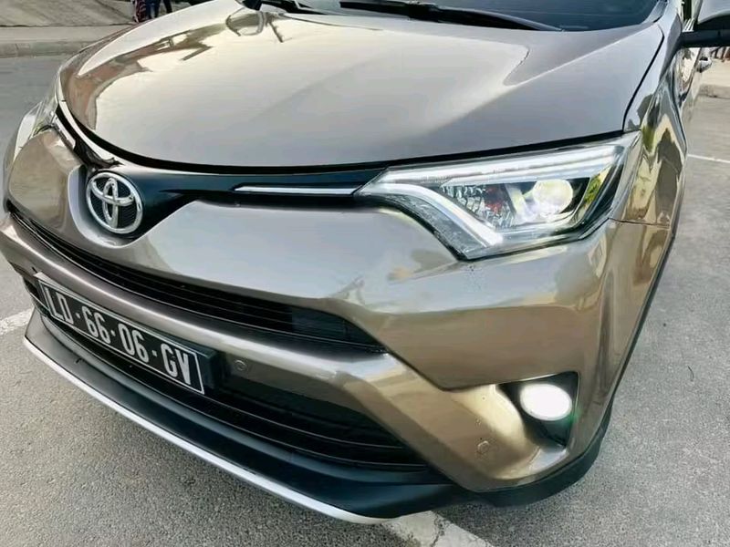 Toyota RAV4 • 2018 • 3,000 km 5
