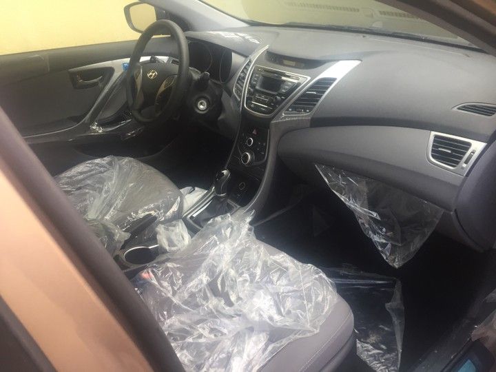 Hyundai Elantra • 2017 • 50,000 km 3