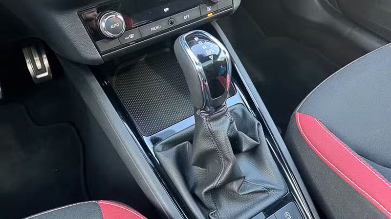 Škoda Fabia Combi • 2023 • 23,537 km 5