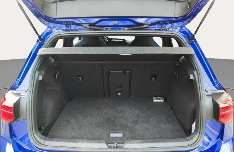 Volkswagen Golf • 2023 • 16,673 km 8