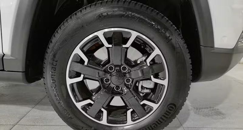 Jeep Compass • 2024 • 14,181 km 14