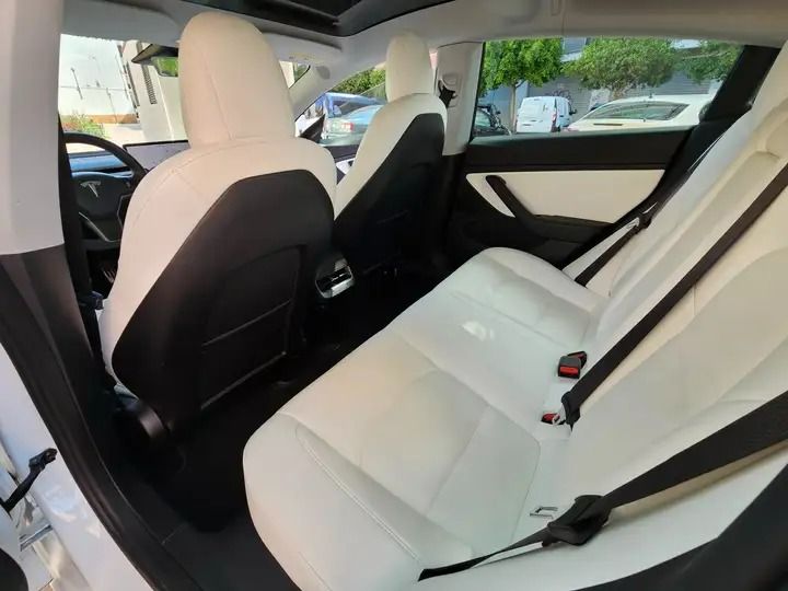 Tesla Model 3 • 2021 • 68,000 km 3