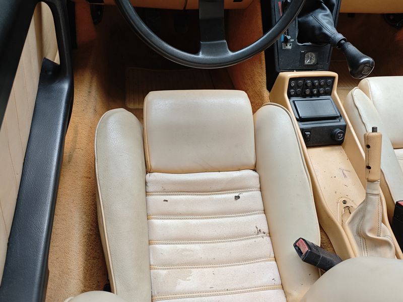 Alfa Romeo Spider • 1991 • 92,500 km 2