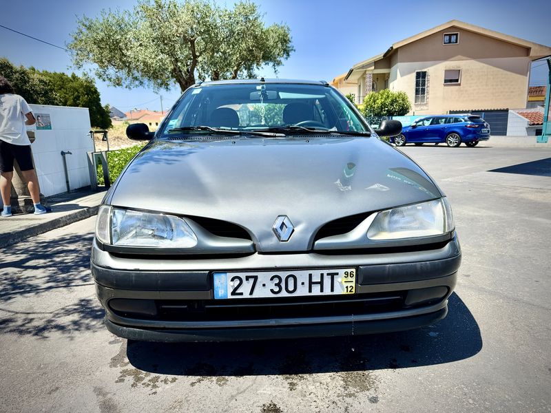 Renault Mégane • 1996 • 113,088 km 12
