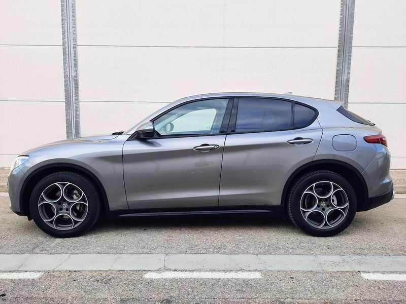 Alfa Romeo Stelvio • 2017 • 207,000 km 2