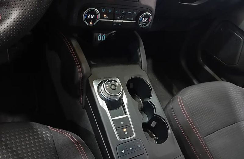 Ford Kuga • 2022 • 32,441 km 6