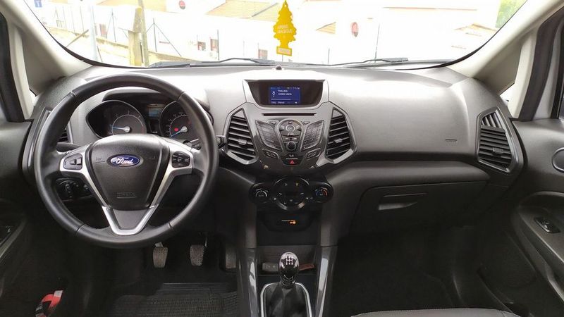 Ford Escort • 2016 • 60,000 km 5