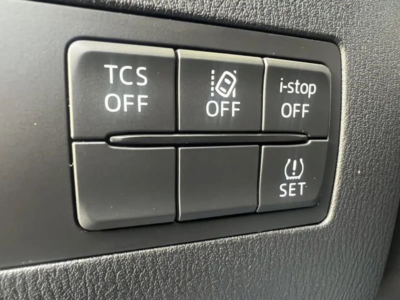 Mazda CX-3 • 2017 • 45,500 km 2